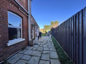 Photo 17- click for photo gallery